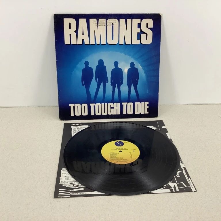 Consignment Breweriania Coins Vinyl Records... starts on 11/29/2023