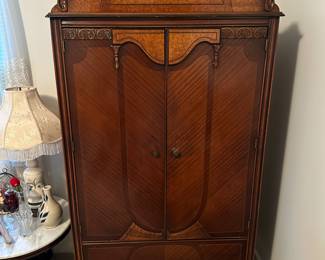 1920s Art Deco BR ensemble