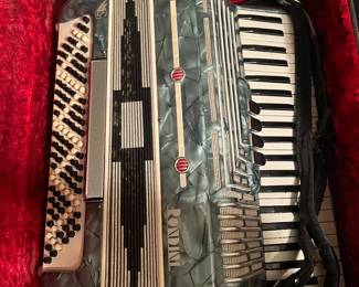 Rondini accordian