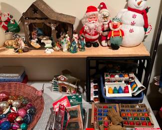 Vtg. Santa’s and Vtg. Christmas tree light bulbs