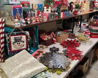 Assorted Christmas decor 