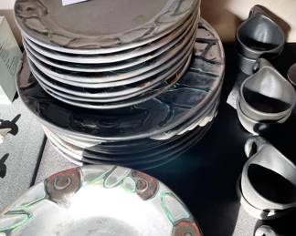 Cyclamen by Julie Sanders black dinner set, for 8