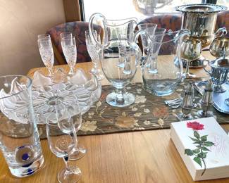 Glassware, vases, Silver plate champagne ice bucket 