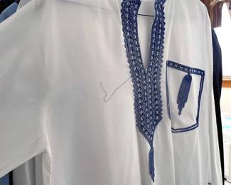 Stylish men's clothing in perfect condition:
Sizes M–L, 34/32 pants
Shoes size 12 D/B, 12 EEE in formal ware, leather, tap shoes
Suede and leather jackets, fashion sweaters, traditional African garments