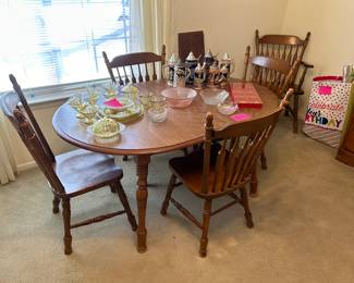 Maple dining table with 6 chairs