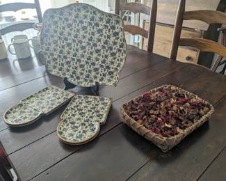 Vintage Alfred E. Knobler tray set