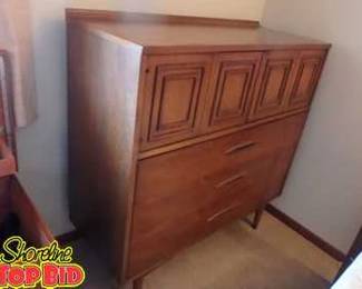 Sculptra MidCentury 3Drawer Dresser Chest with Upper Doors Featuring Organizer