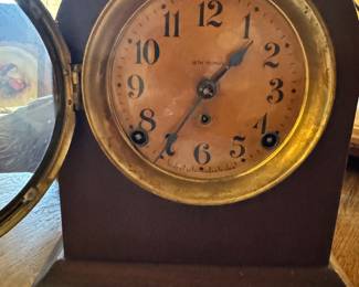 Small antique mantel cock
Seth Thomas