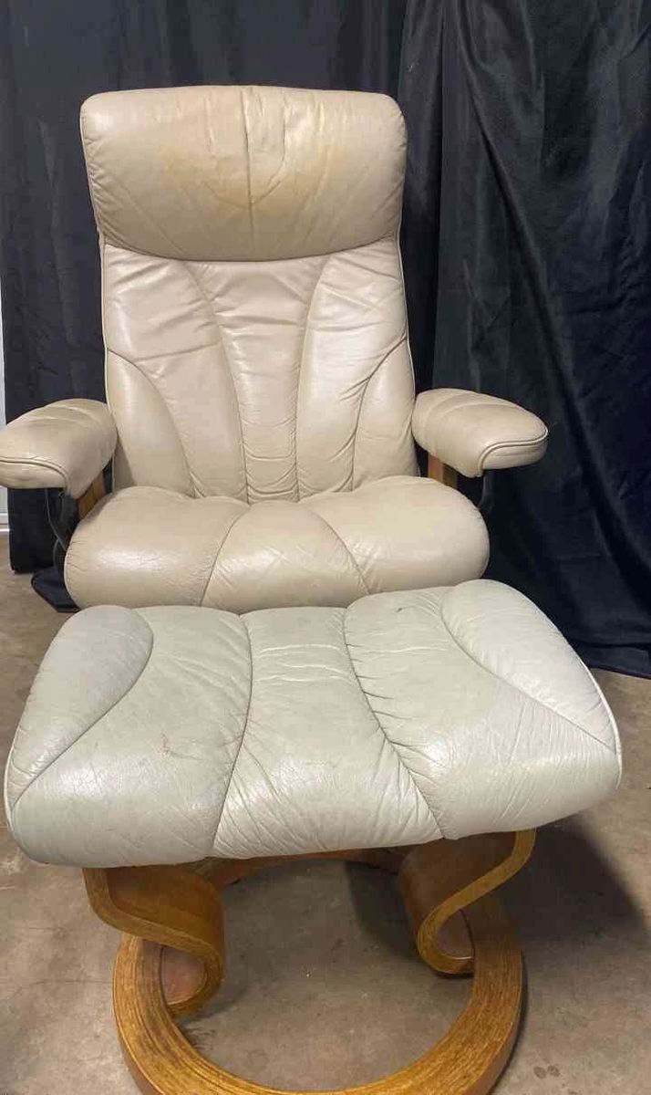  01 Leatherlike Reclining Chair With Ottoman 