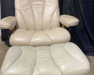 01 Leatherlike Reclining Chair With Ottoman 
