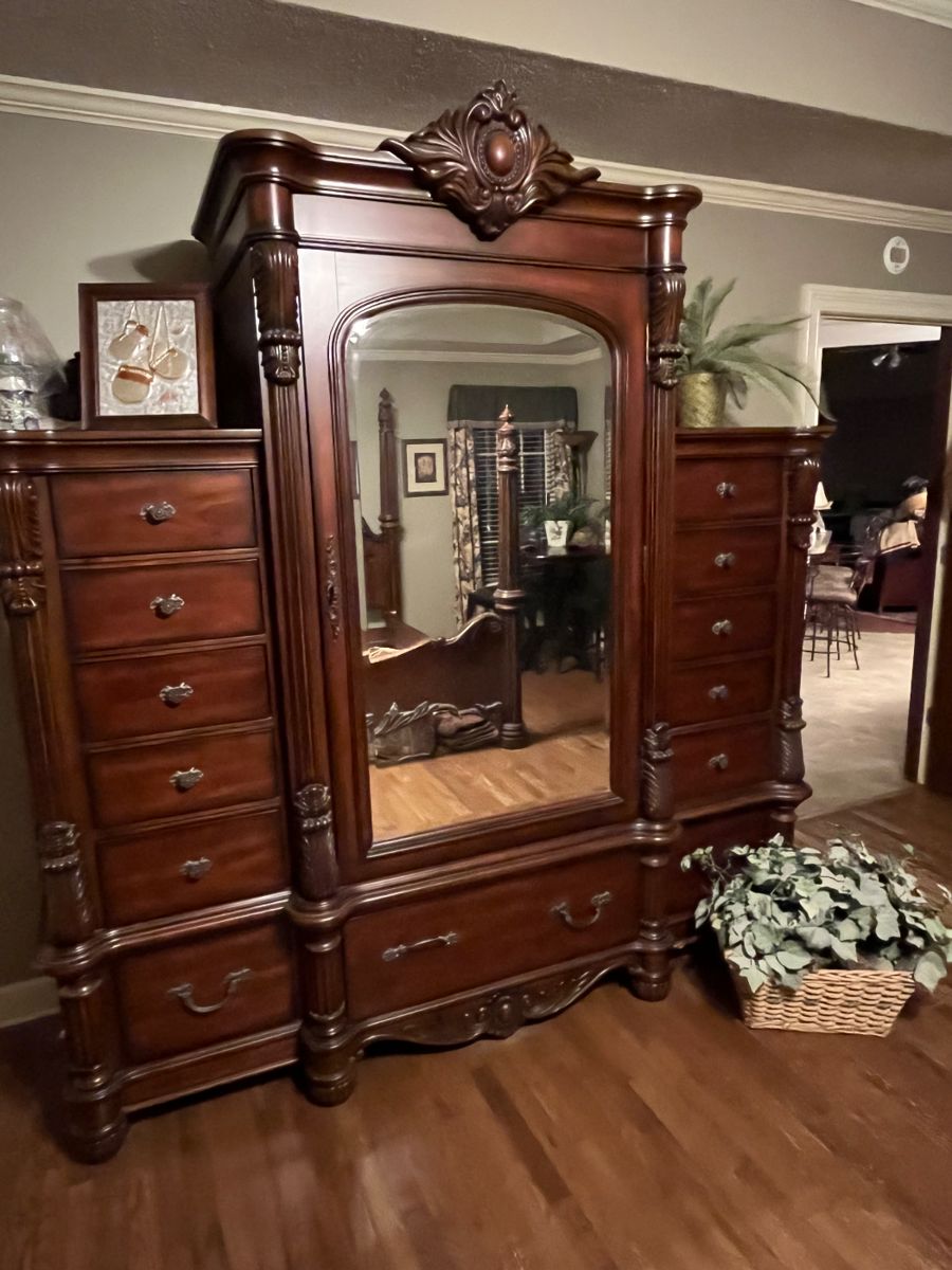 Up to 60 Off Sunday, Cordova Estate Sale... starts on 12/2/2023