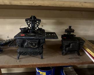 Miniature salesman sample stove