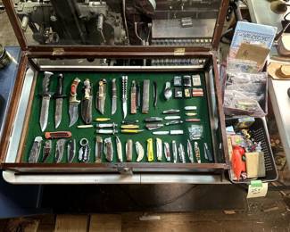 buck knife, pocket knife, lighter