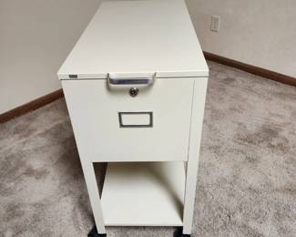 Rolling filing cabinet