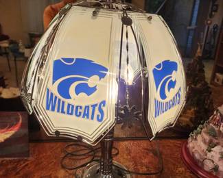Wildcats touch Lamp
