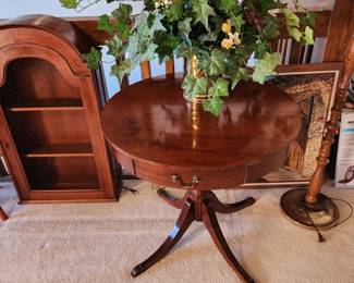Antique round table 