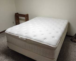 Queen size bed