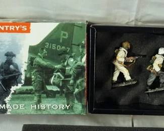 1080	KING & COUNTRY WWII METAL TOY SOLDIERS BOXED 
