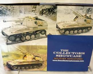 1120	COLLECTORS SHOWCASE WWII MINIATURE BERLIN 1938
