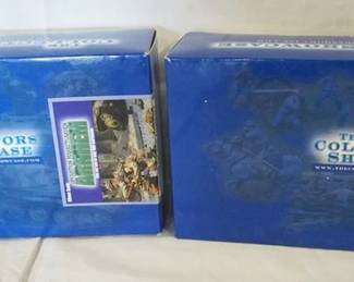 1098	COLLECTORS SHOWCASE WWII MINIATURE SOLDIERS BOXED SETS LOT OF 2
