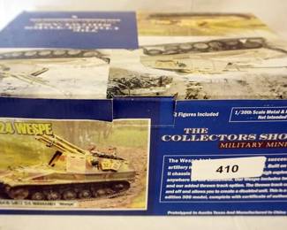 1122	COLLECTORS SHOWCASE WWII MINIATURE 124 NORMANDY WEGPE TANK
