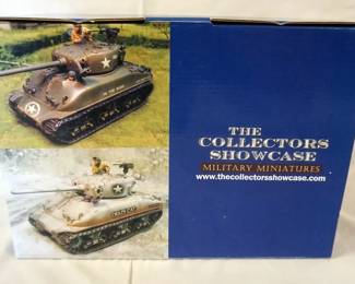 1132	COLLECTORS SHOWCASE WWII MINIATURE M4A1 *CRAZY CAT* TANK
