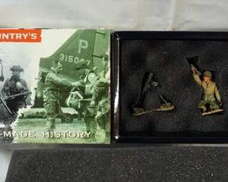 1068	KING & COUNTRY WWII METAL TOY SOLDIERS BOXED DD32
