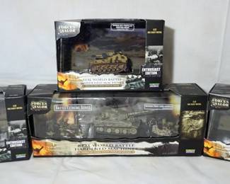 1087	FORCES OF VALOR WWII 1-32 DIECAST METAL LOT OF 4 BOXED
