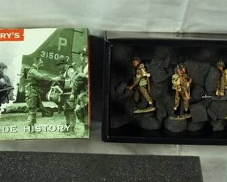 1079	KING & COUNTRY WWII METAL TOY SOLDIERS BOXED 
