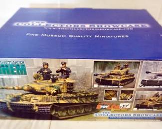 1116	COLLECTORS SHOWCASE WWII MINIATURE TIGER TANK
