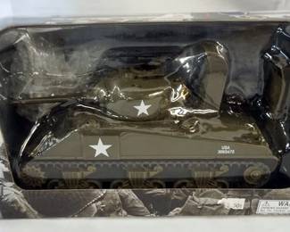 1060	KING & COUNTRY D DAY SHERMAN TANK 
