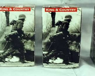 1048	KING & COUNTRY WWII METAL SOLDIERS GROUP OF 4 IN BOXES
