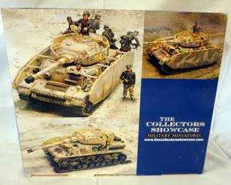 1136	COLLECTORS SHOWCASE WWII MINIATURE PZKFW IV PANZER TANK
