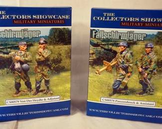 1104	COLLECTORS SHOWCASE WWII MINIATURE SOLDIERS BOXED SETS 
