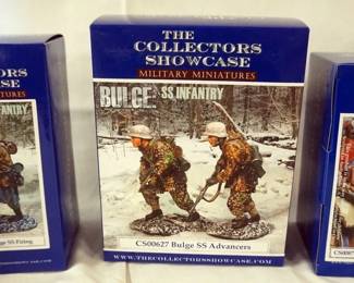 1109	COLLECTORS SHOWCASE WWII MINIATURE SOLDIERS BOXED SETS 
