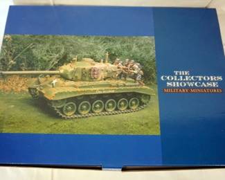 1125	COLLECTORS SHOWCASE WWII MINIATURE PERSHING WINTER TANK
