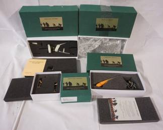 1260	FRONTLINE FIGURES DICAST WWII SOLDIERS & VEHICLES LOT OF 4 BOXED
