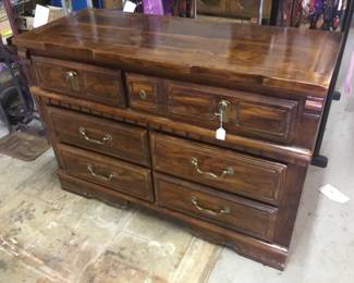 Dresser FREE