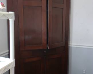 mahogany  corner  cabinet