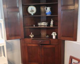 -  decor  and antique  mahogany  corner  cabinet