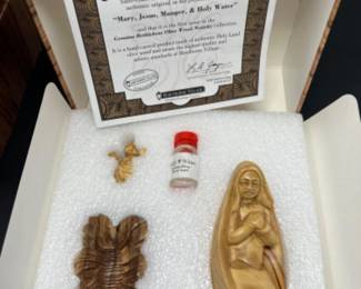 	NIB Carved Gorgeous Olive Wood Nativity Set - COAs - More pictures on website
