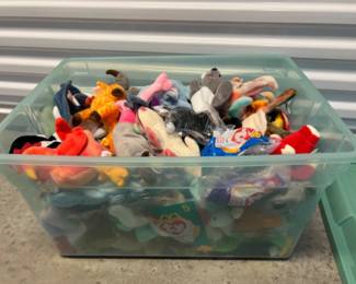 Storage Tote of TY Beanie Babies 3 - Iggy The Iguana, Quackers