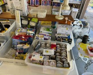 LOTS OF LIGHT BULBS price to SALE