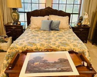 Magnificent Queen Bedroom Set
