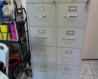 2   4 Drawer Filing Cabinet with Keys
