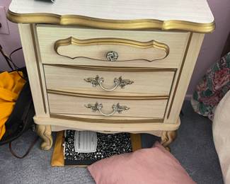 matching bed room set with desk