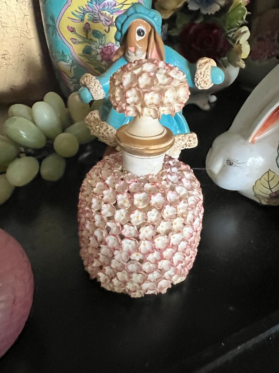 Beautiful Amazing Estate Sale! Worth the... starts on 12/14/2023