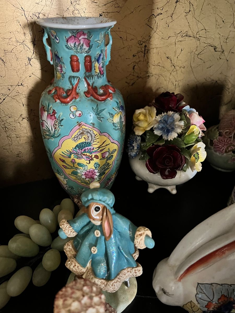 Beautiful Amazing Estate Sale! Worth the... starts on 12/14/2023