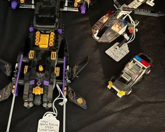 Lego Space Police 5984 Lunar Limo no Minis  ($70), Lego World City Helicopter 7031 With Squad Car ($15)