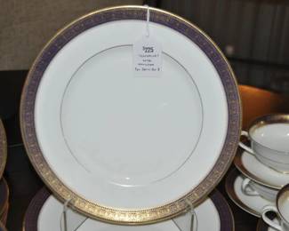 Close-up of the Vintage Royal Doulton “Rochelle” Pattern, White with Navy and Gold Border